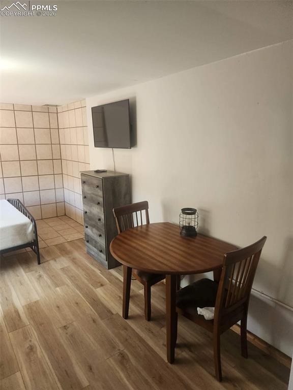 Image 39 of 50: Cottage