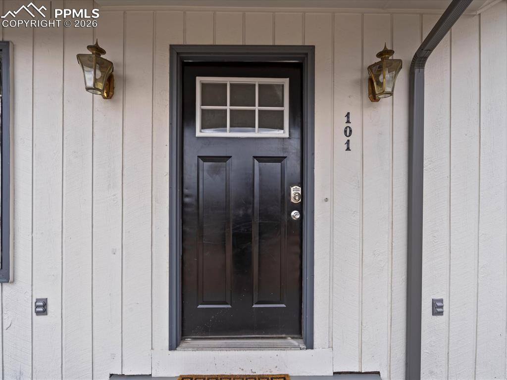 Image 49 of 50: Entry