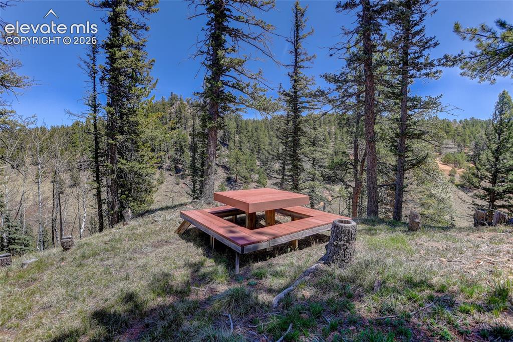 Image 22 of 28: Picnic area