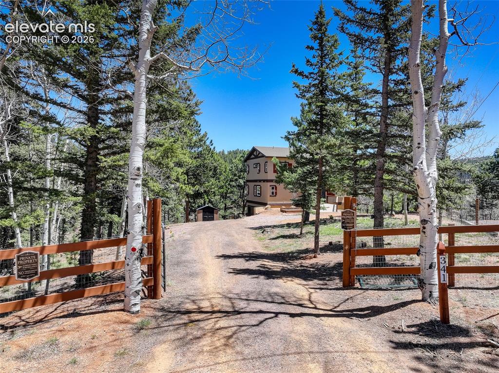 Image 27 of 28: Gated property