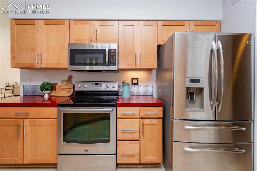 Image 11 of 45: Kitchen