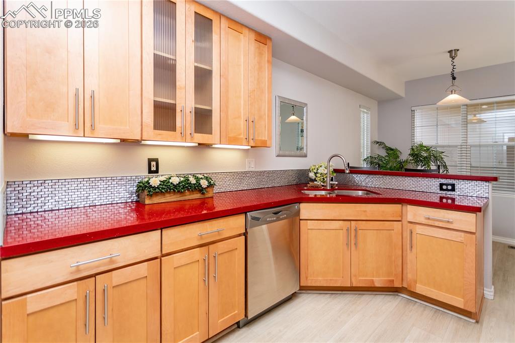 Image 12 of 45: Kitchen