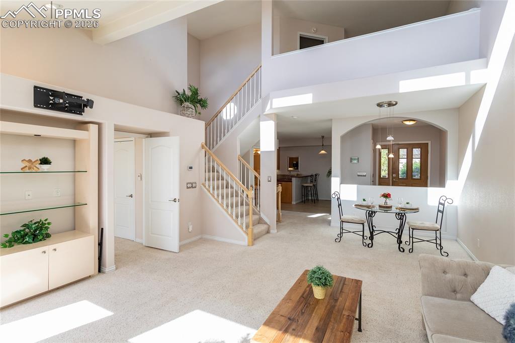 Image 19 of 45: Living Room