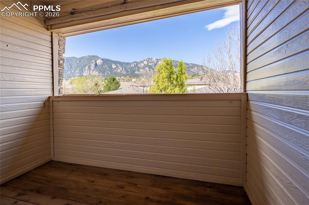 Image 29 of 45: Balcony