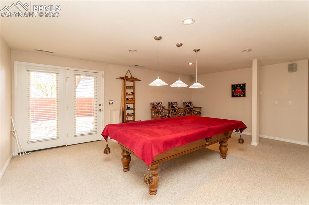 Image 35 of 45: Family Room