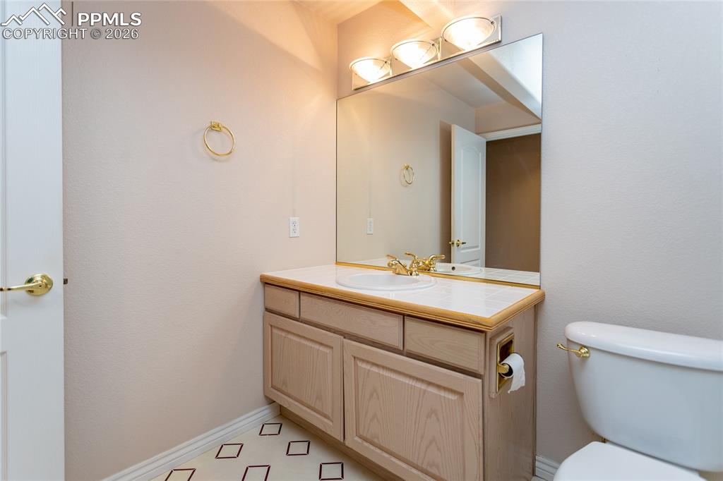 Image 41 of 45: Bathroom