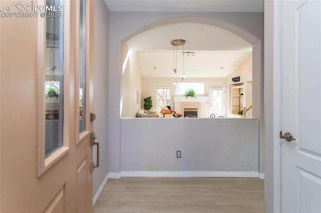 Image 7 of 45: Entry