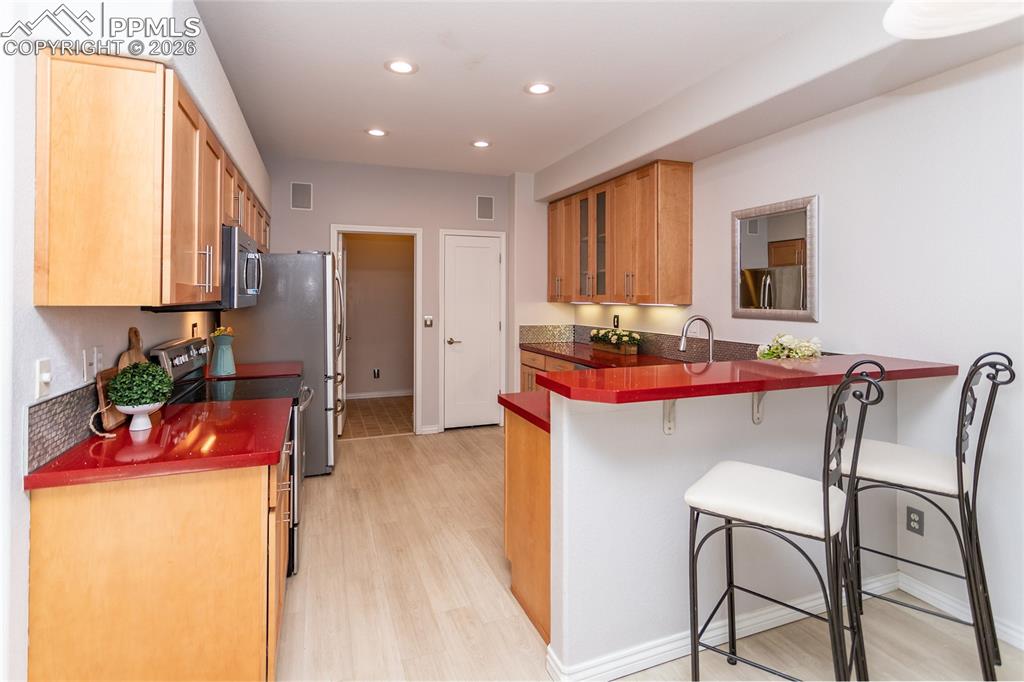 Image 9 of 45: Kitchen