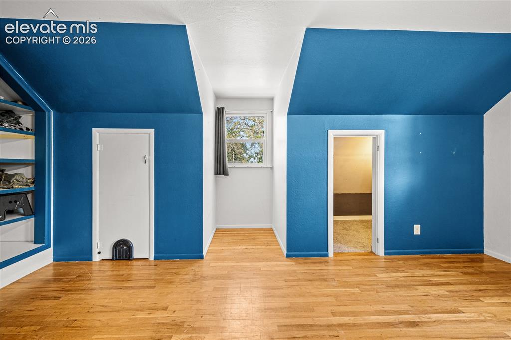 Image 18 of 40: Bonus Room