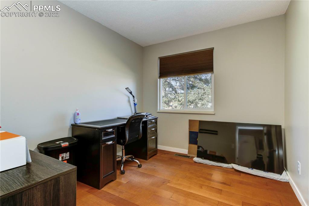 Listing 9057761, Image 12 of 26