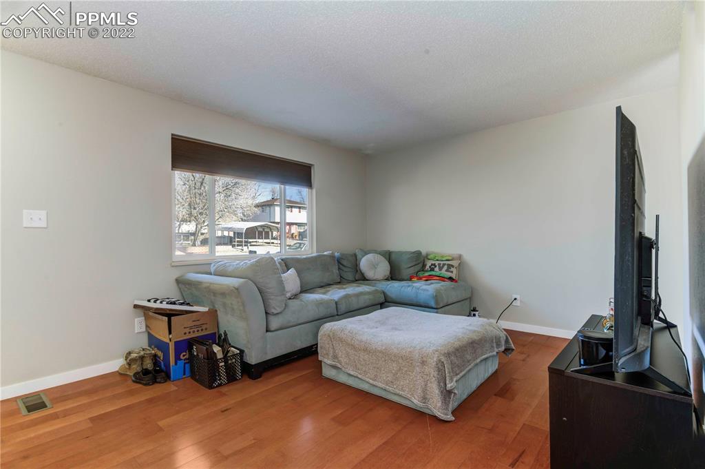 Listing 9057761, Image 6 of 26