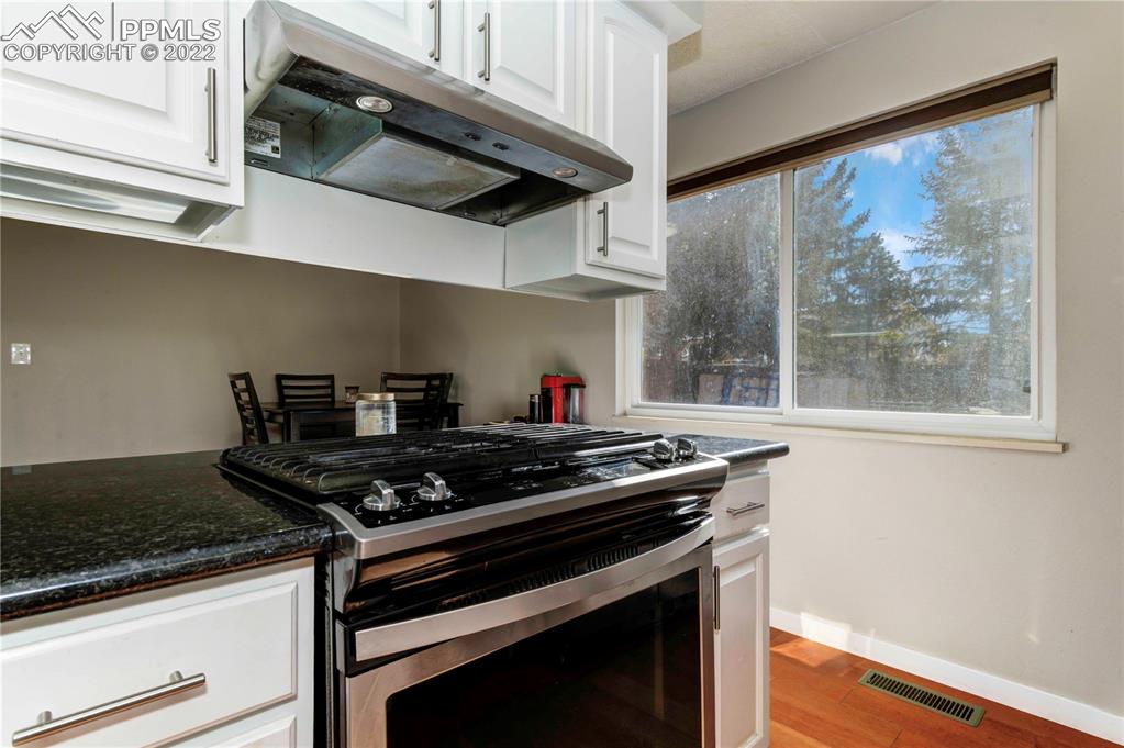 Listing 9057761, Image 9 of 26