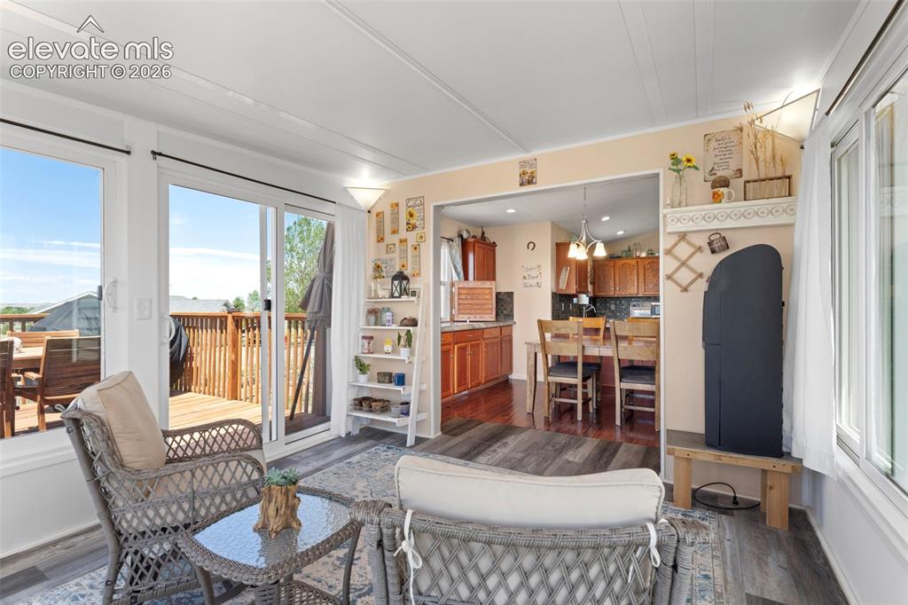 Image 12 of 50: New sun room