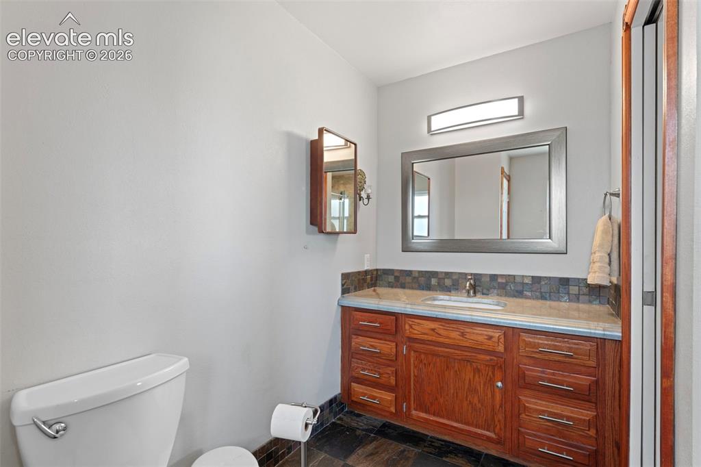 Image 16 of 50: Master bathroon