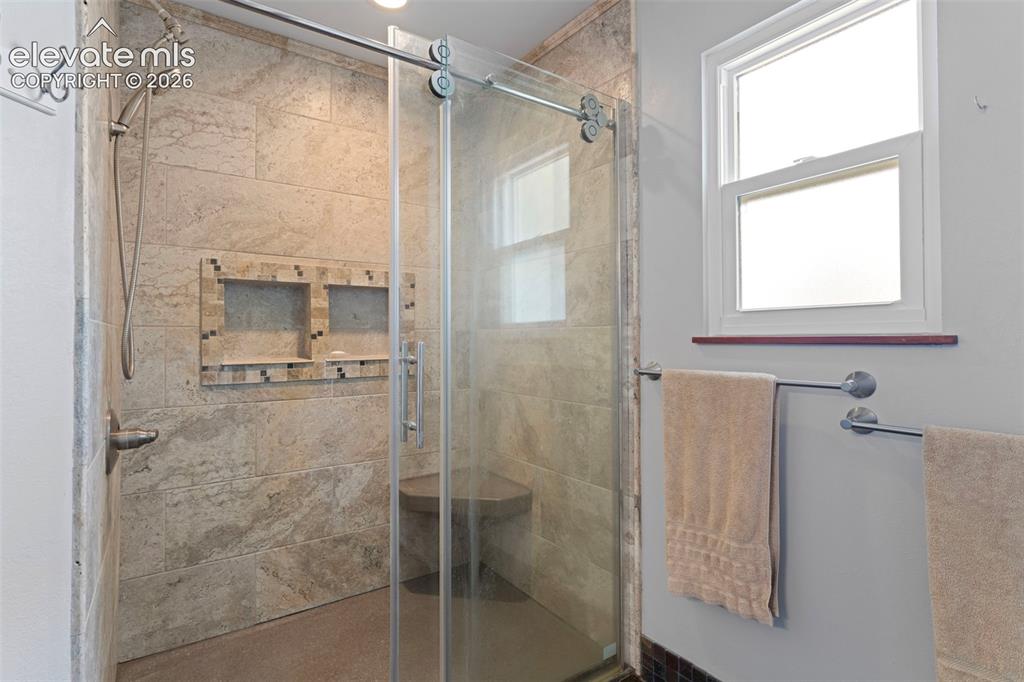 Image 17 of 50: Master bathroom
