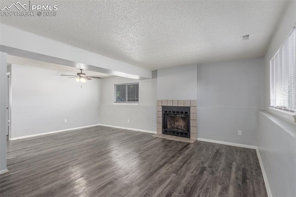 Image 8 of 39: Living Room