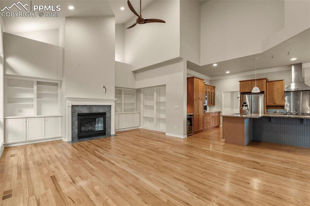 Image 11 of 49: Living Room