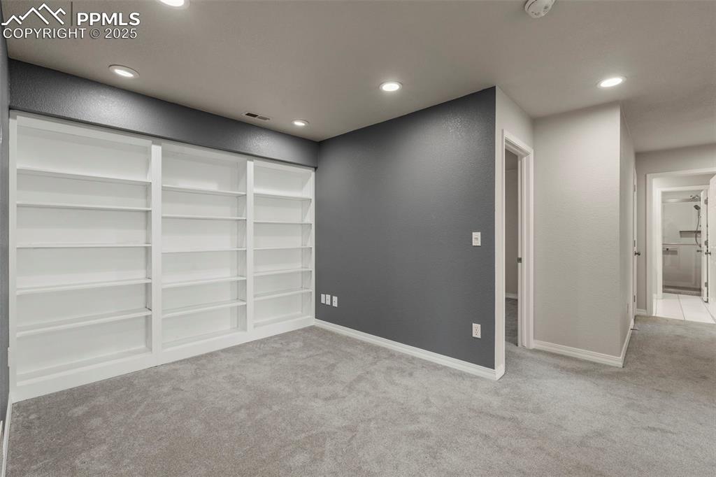 Image 28 of 49: Loft