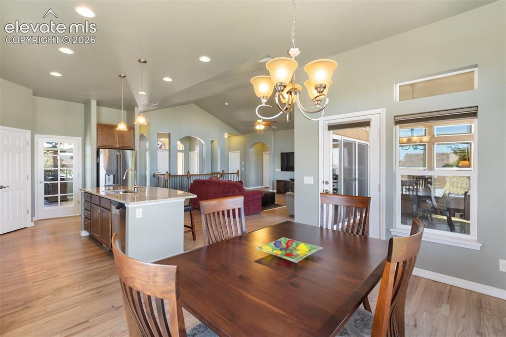 Image 15 of 49: Dining Area