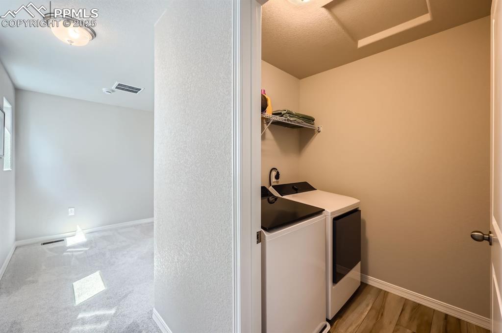 Image 11 of 12: Laundry