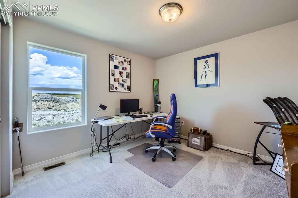 Image 8 of 12: Office