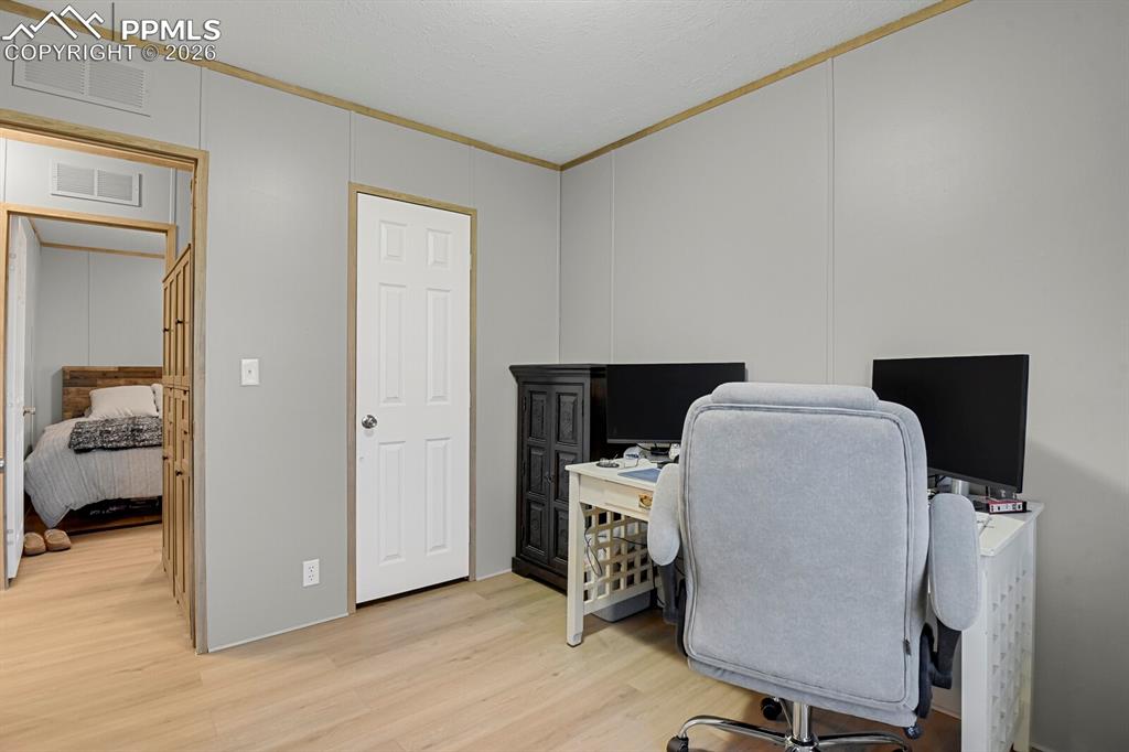 Image 26 of 50: No Description Available