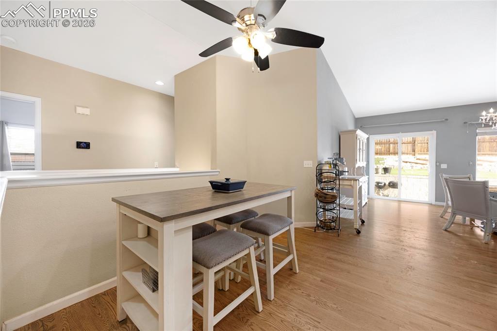 Image 13 of 36: Dining Area