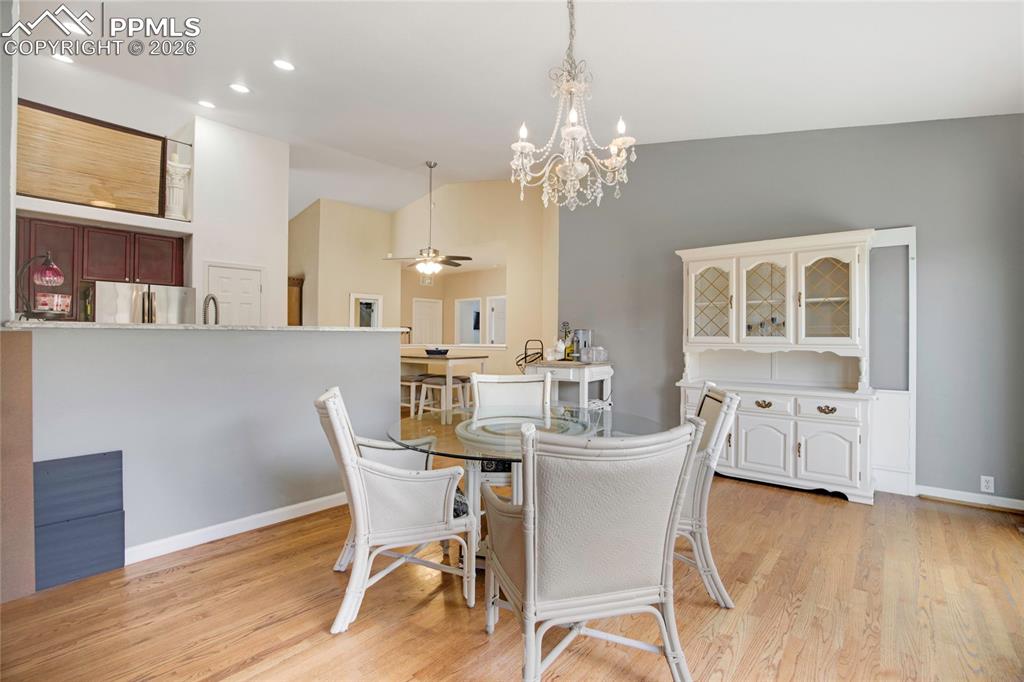 Image 15 of 36: Dining Area