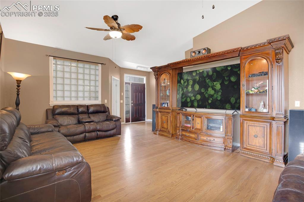 Image 5 of 36: Living Room