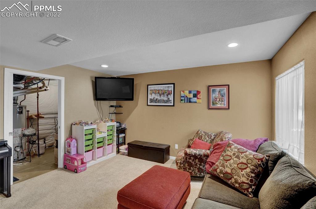 Listing 9063328, Image 19 of 32