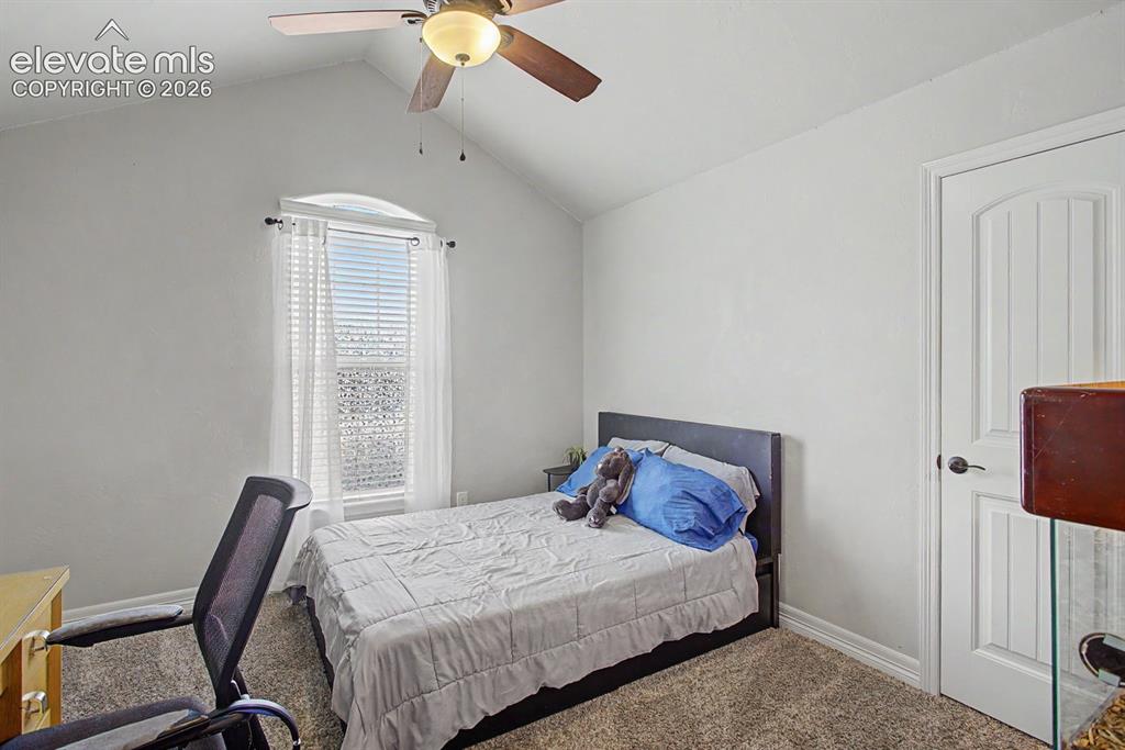 Image 12 of 21: Bedroom