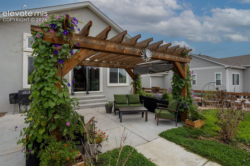 Image 16 of 21: Patio