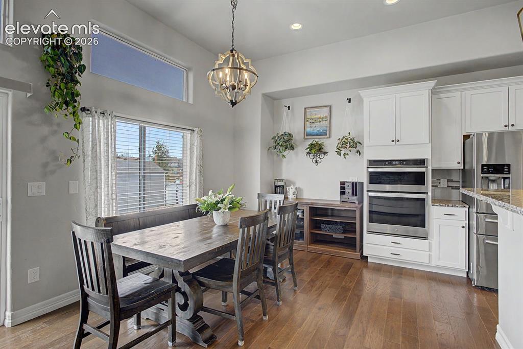 Image 7 of 21: Dining Area