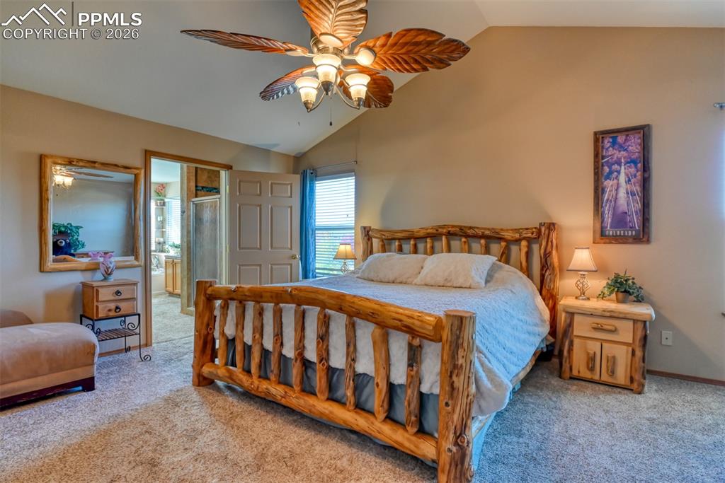 Image 19 of 40: Bedroom