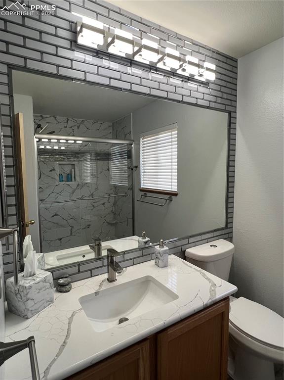 Image 26 of 40: Bathroom