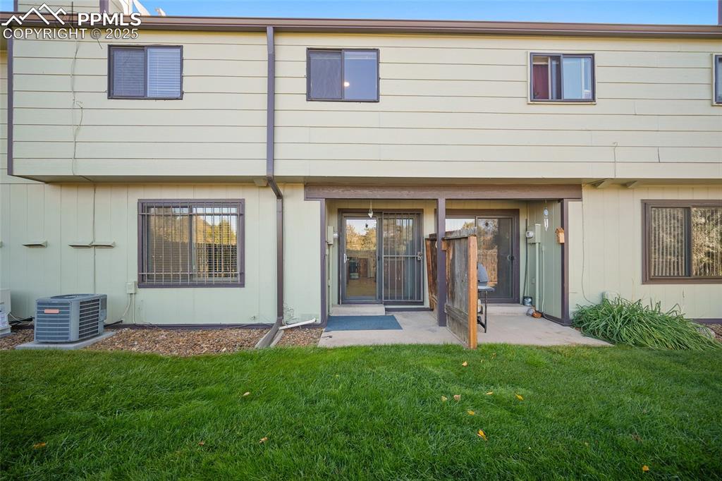 Image 14 of 32: Back of Structure