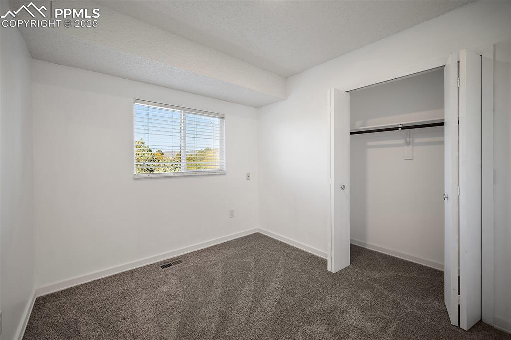 Image 16 of 32: Bedroom