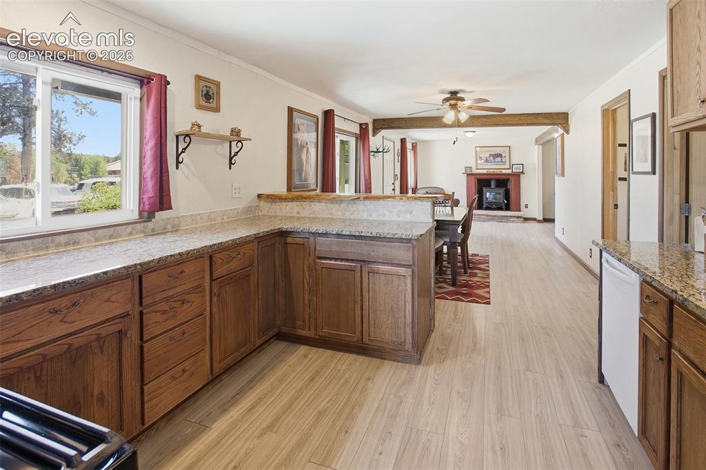 Image 8 of 16: Kitchen