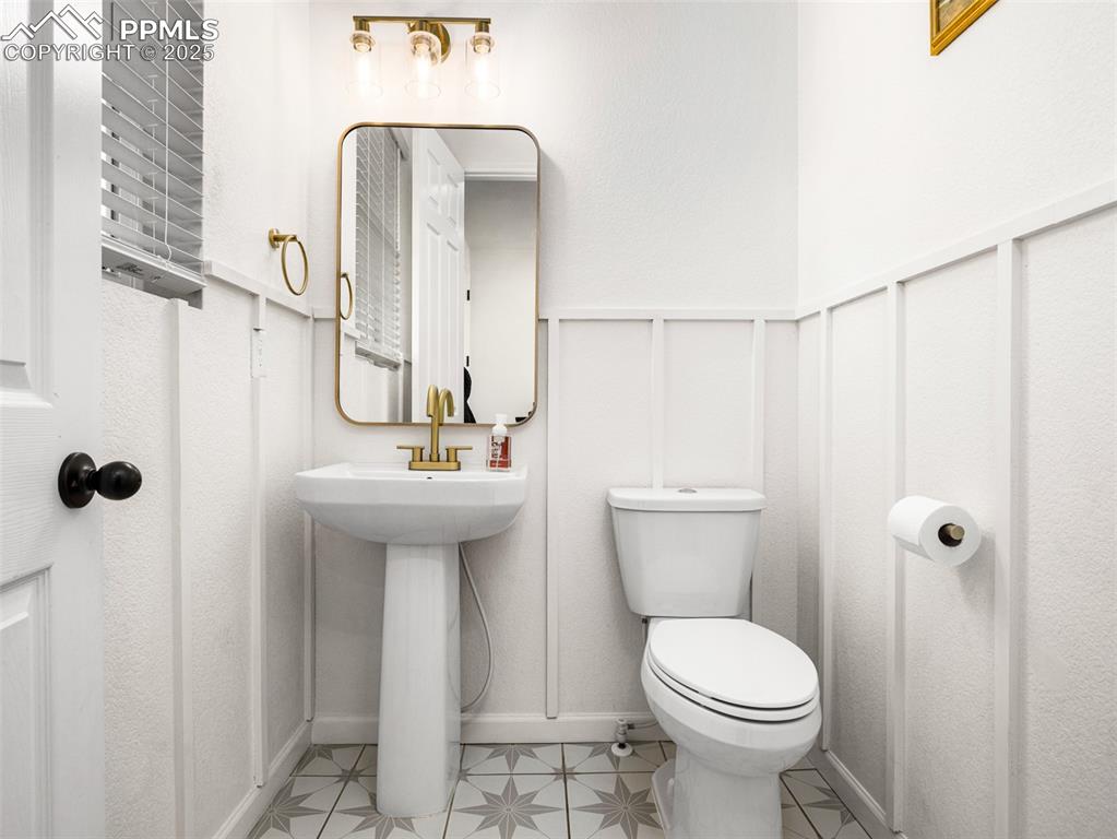 Image 2 of 30: Bathroom