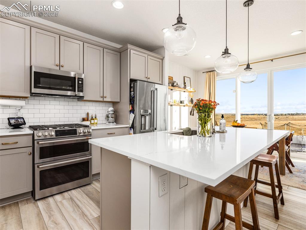 Image 3 of 30: Kitchen