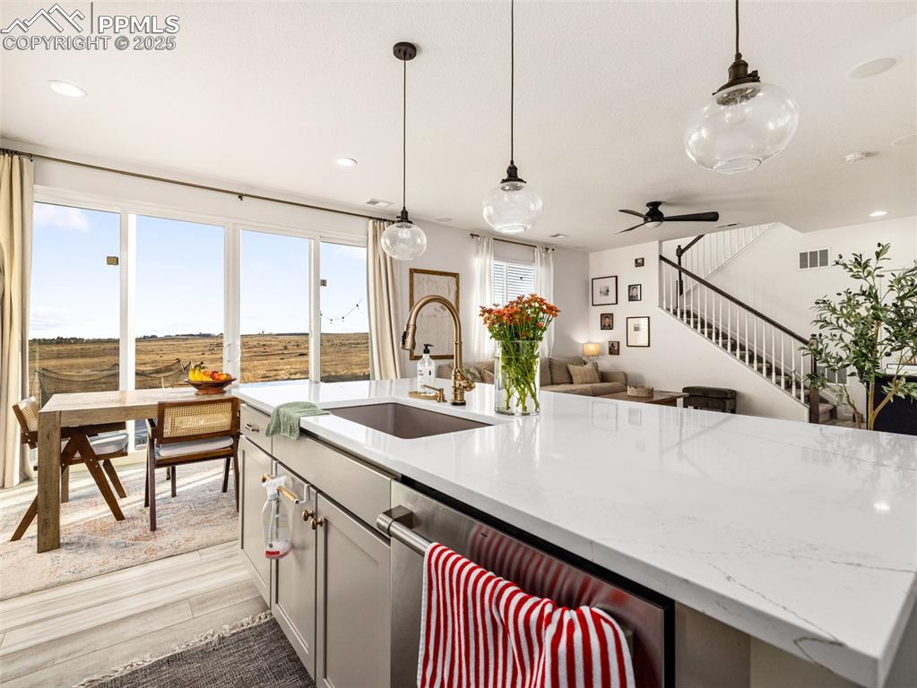 Image 6 of 30: Kitchen