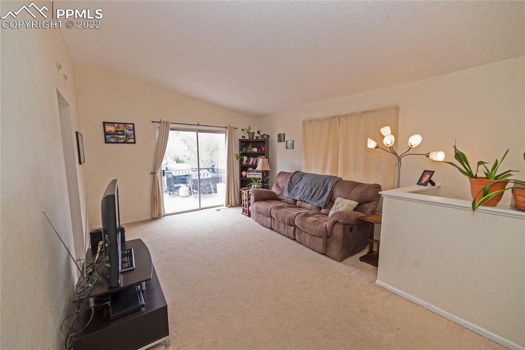 Listing 9066997, Image 4 of 27