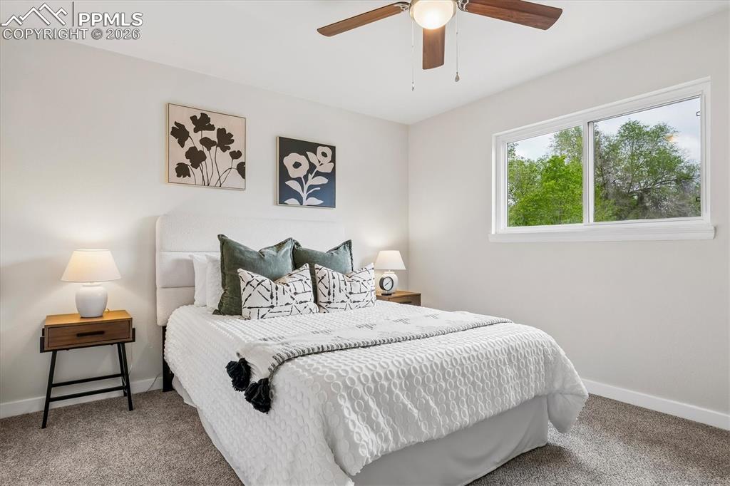 Image 11 of 20: Bedroom