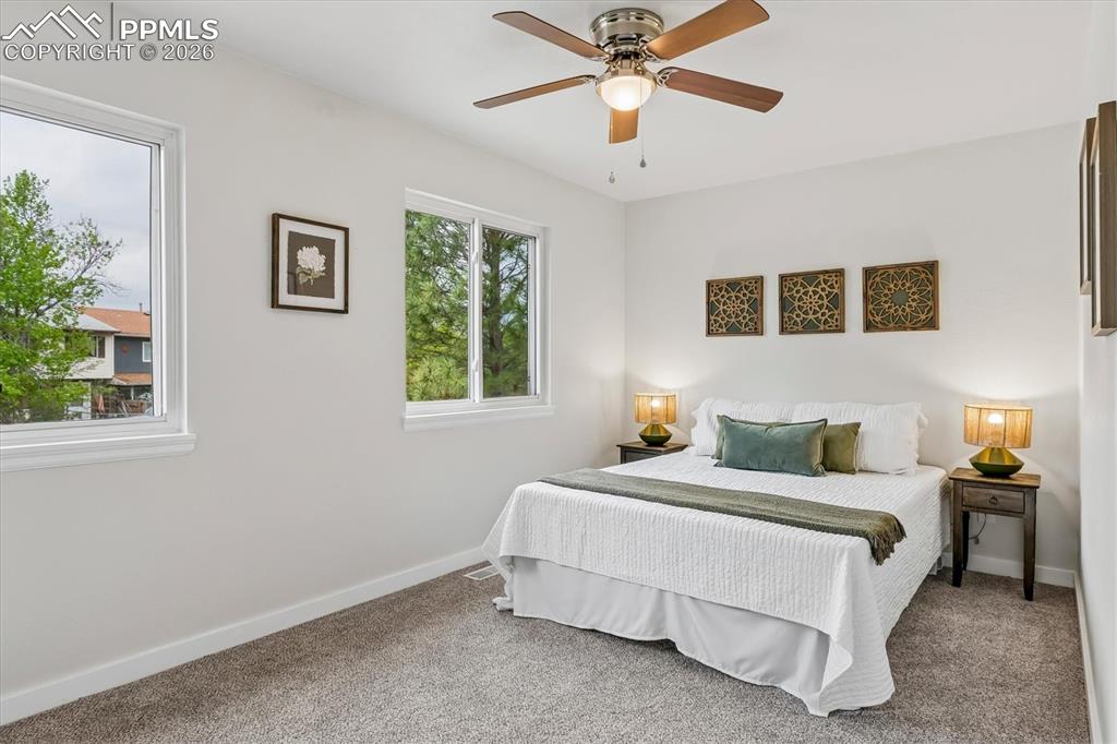 Image 9 of 20: Bedroom