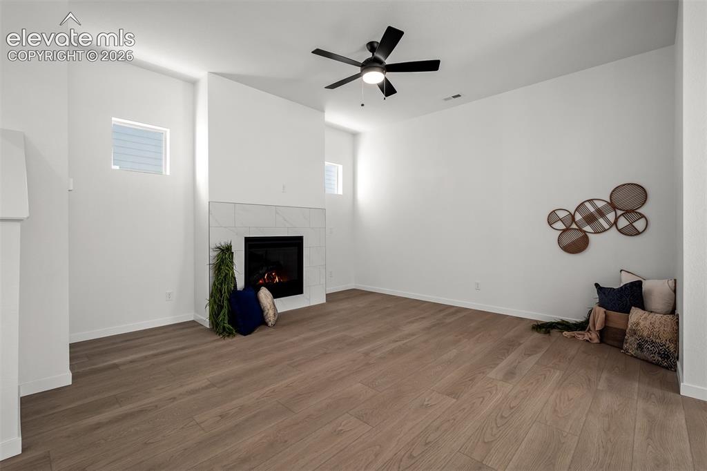 Image 14 of 39: Living Room