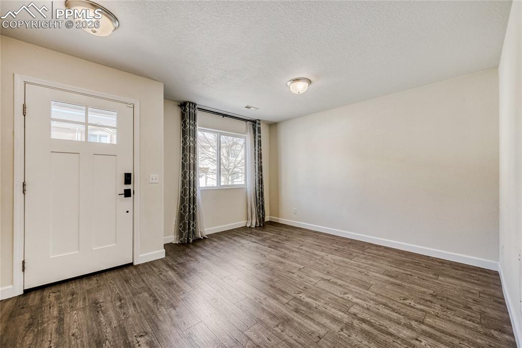 Image 4 of 26: Entry