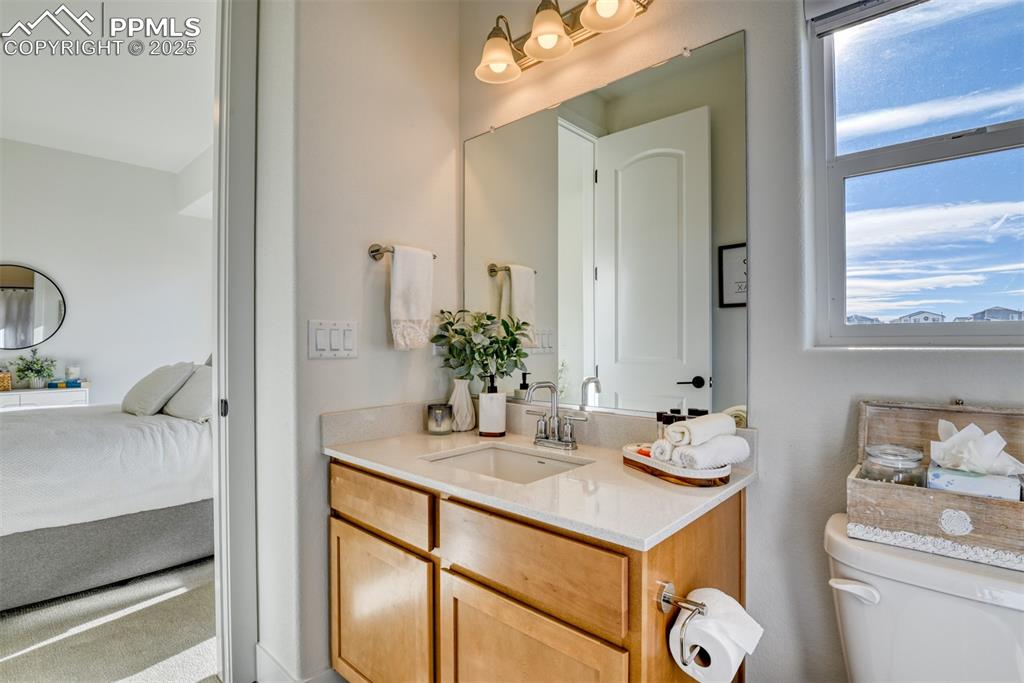 Image 25 of 49: Bathroom