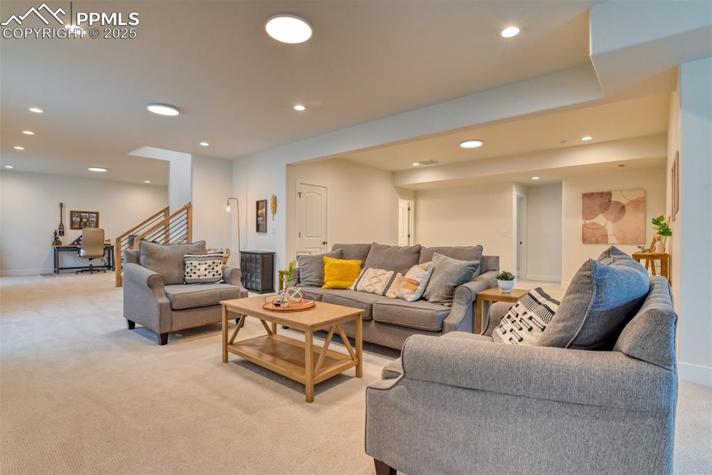 Image 31 of 49: Living Room