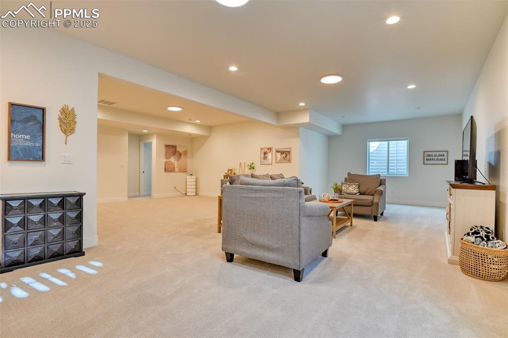 Image 35 of 49: Living Room