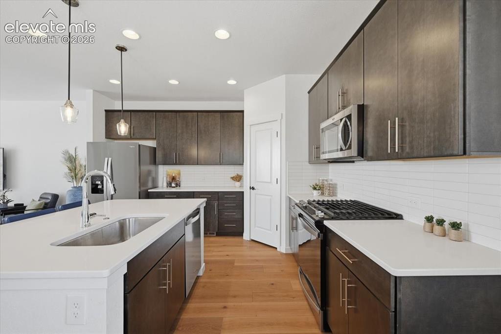 Image 13 of 36: Kitchen